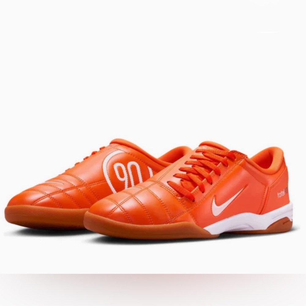 Nike Total 90 3 SP Safaty Orange 
Size: M 6 / W 7.5